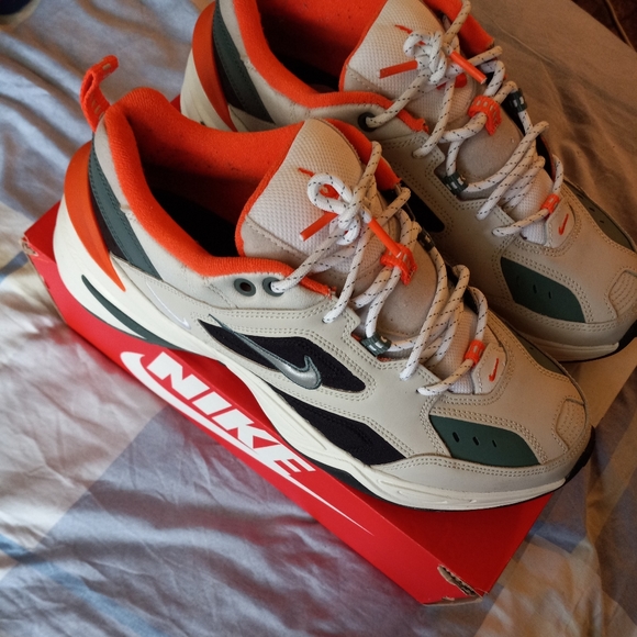 Sneakers - Picture 2 of 4